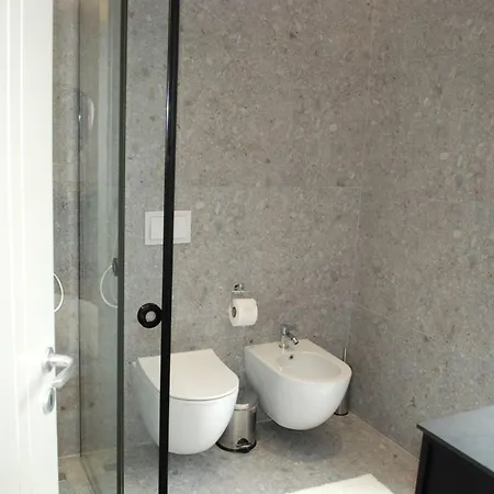 Διαμέρισμα Lindi's 8/2 Τίρανα