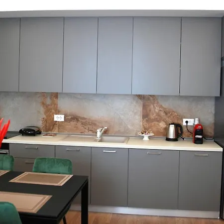 Διαμέρισμα Lindi's 8/2 *